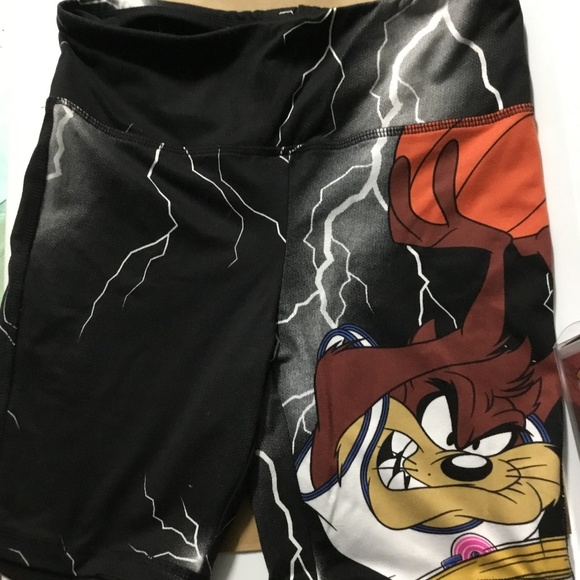 Taz shorts - Picture 1 of 3